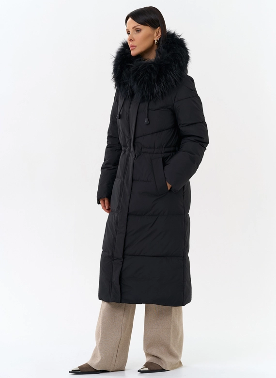 Женский пуховик с капюшоном из меха чернобурки