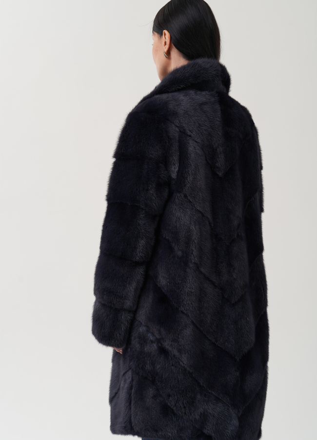 Шуба в цвете графит с английским воротником модель № 24745 универмаг малина