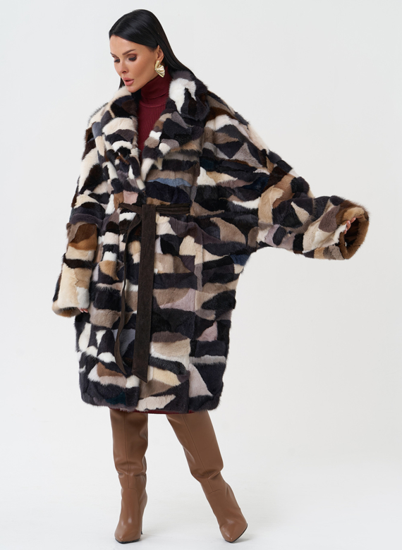 Шуба из меха норки с английским воротником