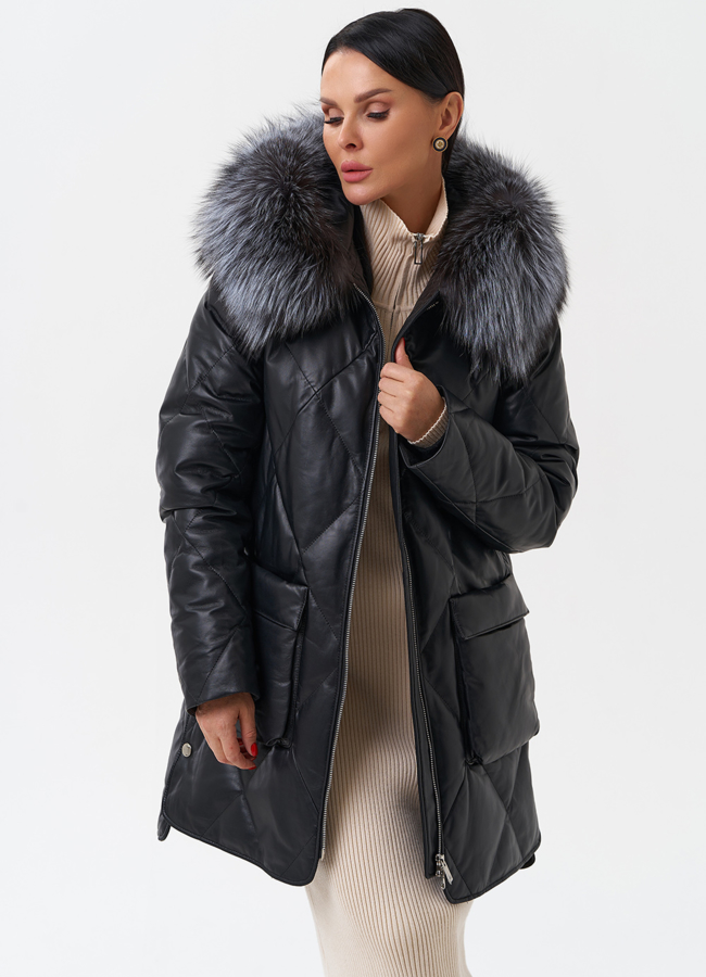 Женский кожаный пуховик с капюшоном модель № 28908 меха малина