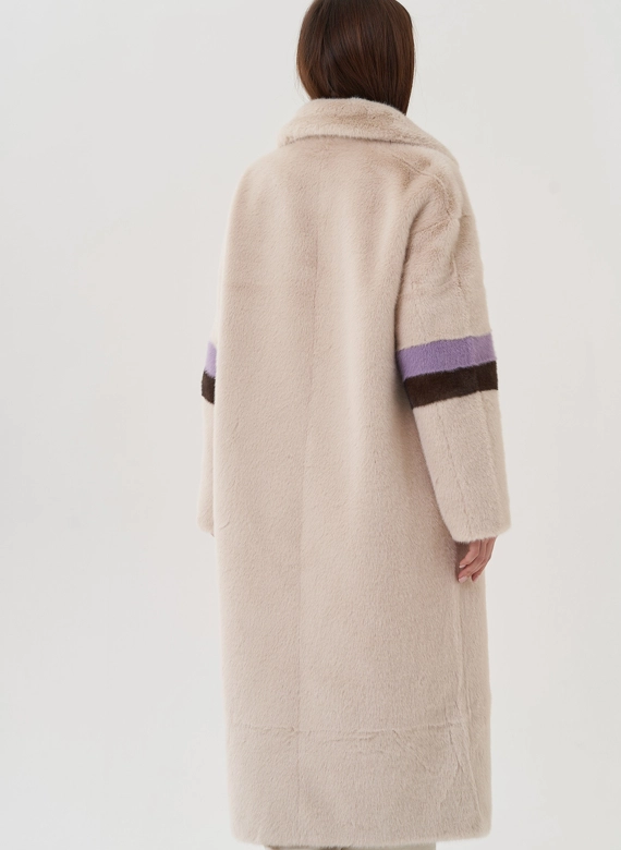 Женское пальто из эко меха 