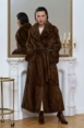 Женская длинная шуба из меха норки фото