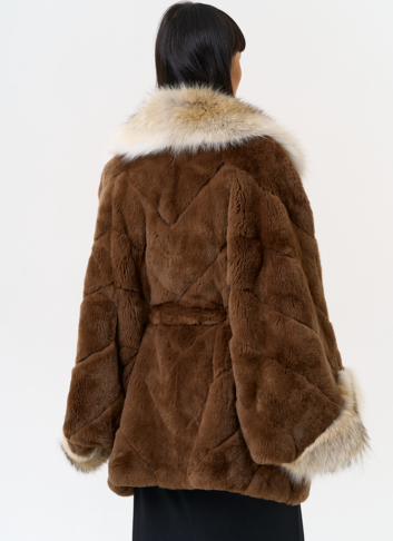 Шуба из кролика с отделкой из меха койота