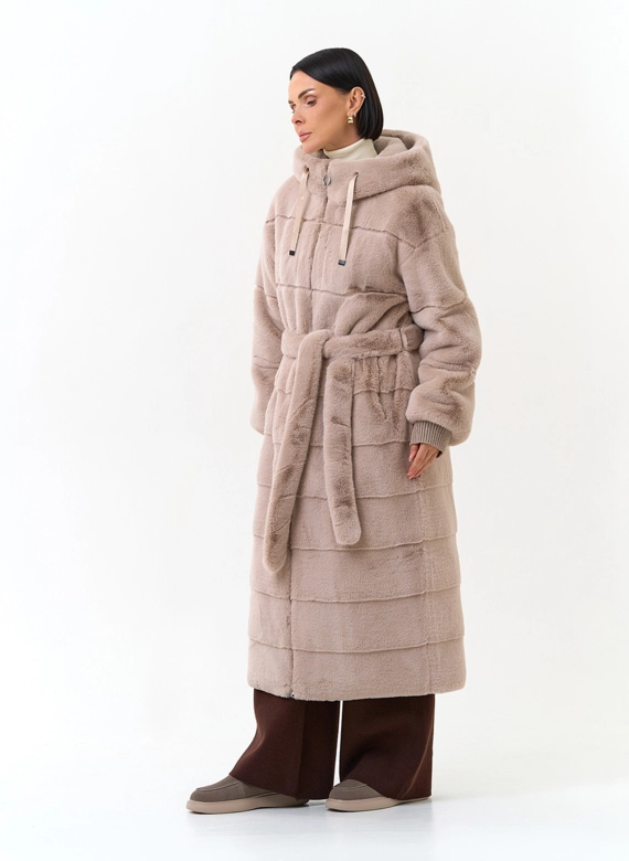 Женская шуба из эко меха с капюшоном фото