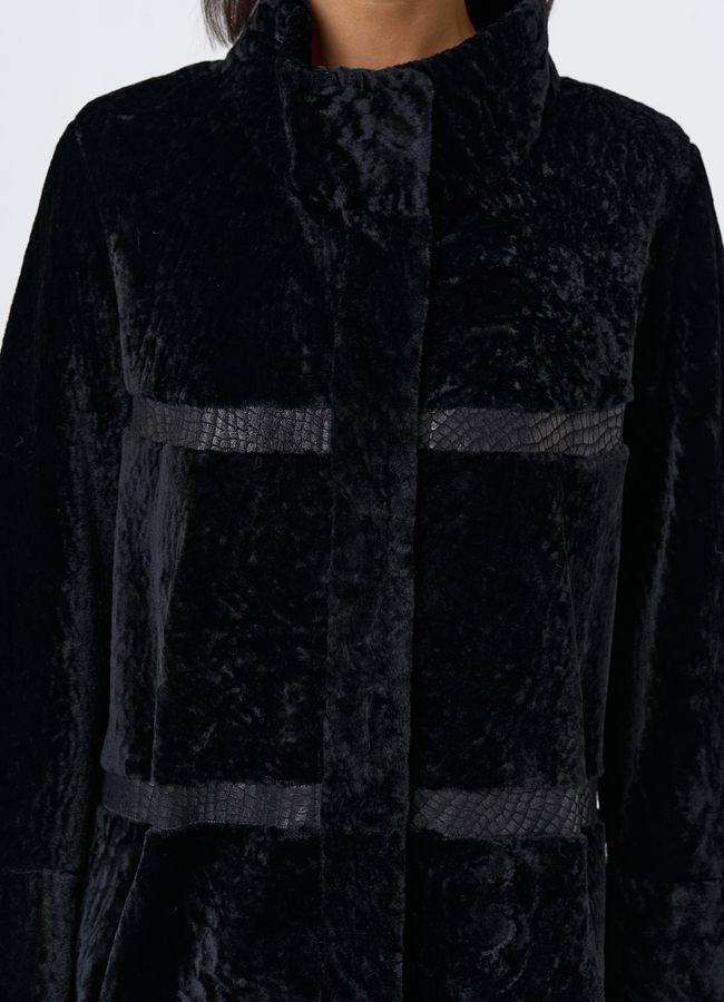 Женская двухсторонняя дубленка черного цвета модель № 31476 универмаг малина