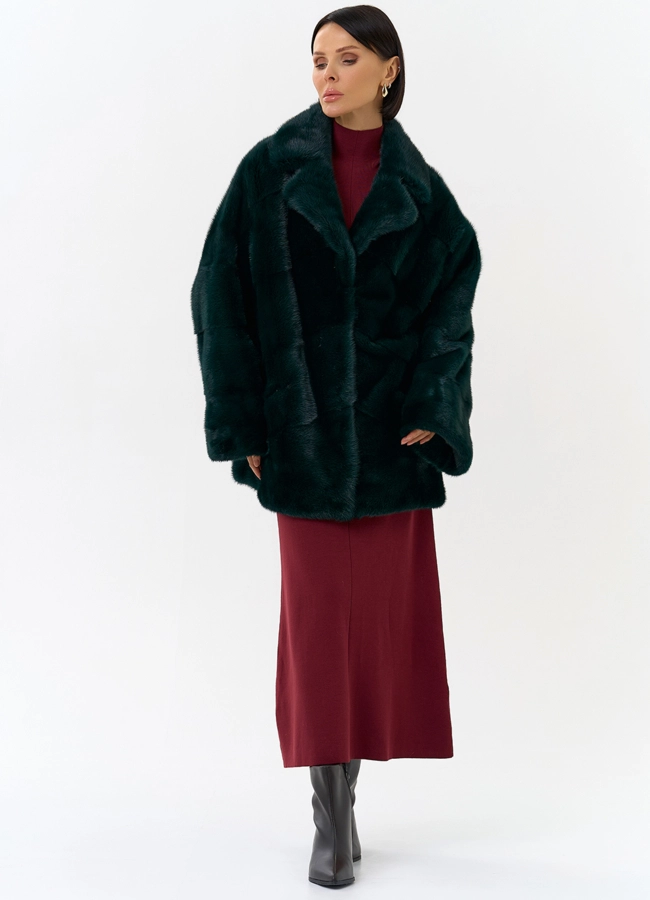 Шуба из меха норки с английским воротником в зеленом цвете модель № 31757 в рассрочку